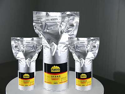 Wéi applizéiert een PUR-Leim op Dichtungskanten